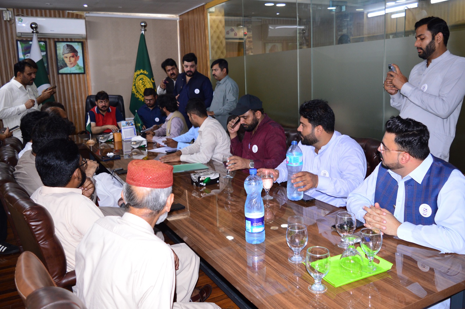 A closer look at the founding session.